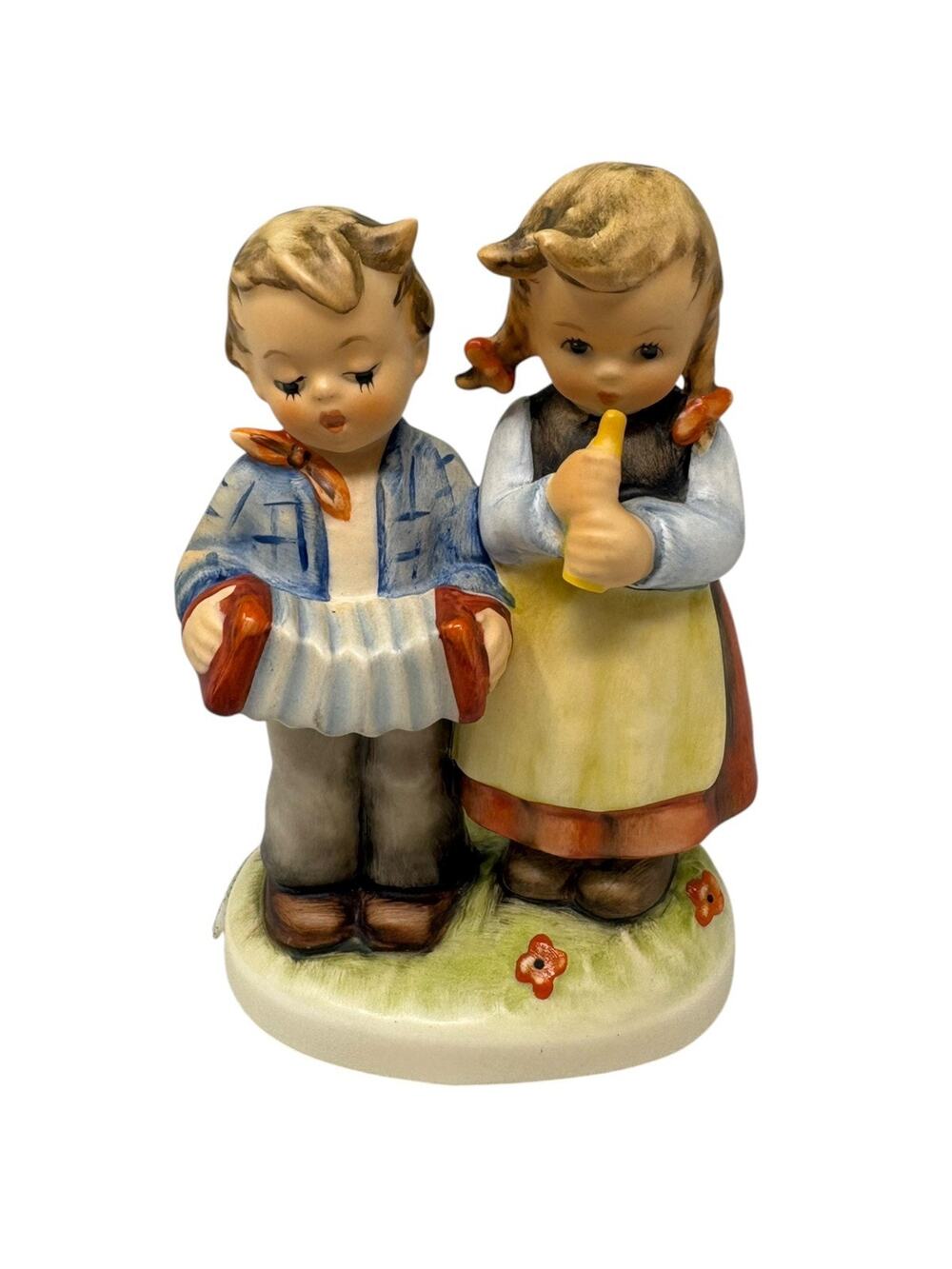 MI Hummel Goebel W Germany "Birthday Serenade" Gerburtstagsstandchen HUM 218